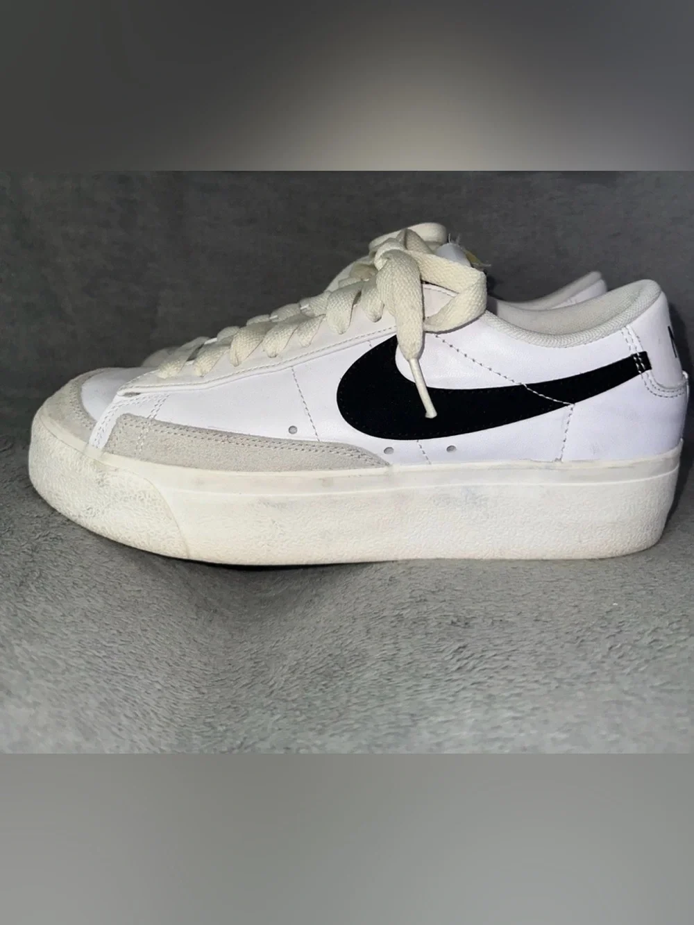 Women’s Nike Blazer Low Platform Athletic Shoes DJ0292 101 - Size 7.5